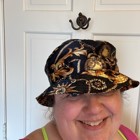 KBEthos Black Satin Gold Chain Rope Design Bucket Hat OS - Picture 14 of 15